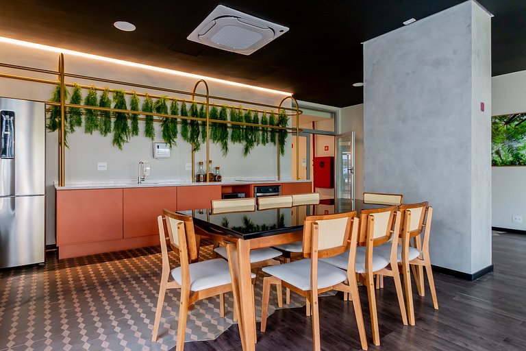 5 minutes from the metro and Congonhas Airport