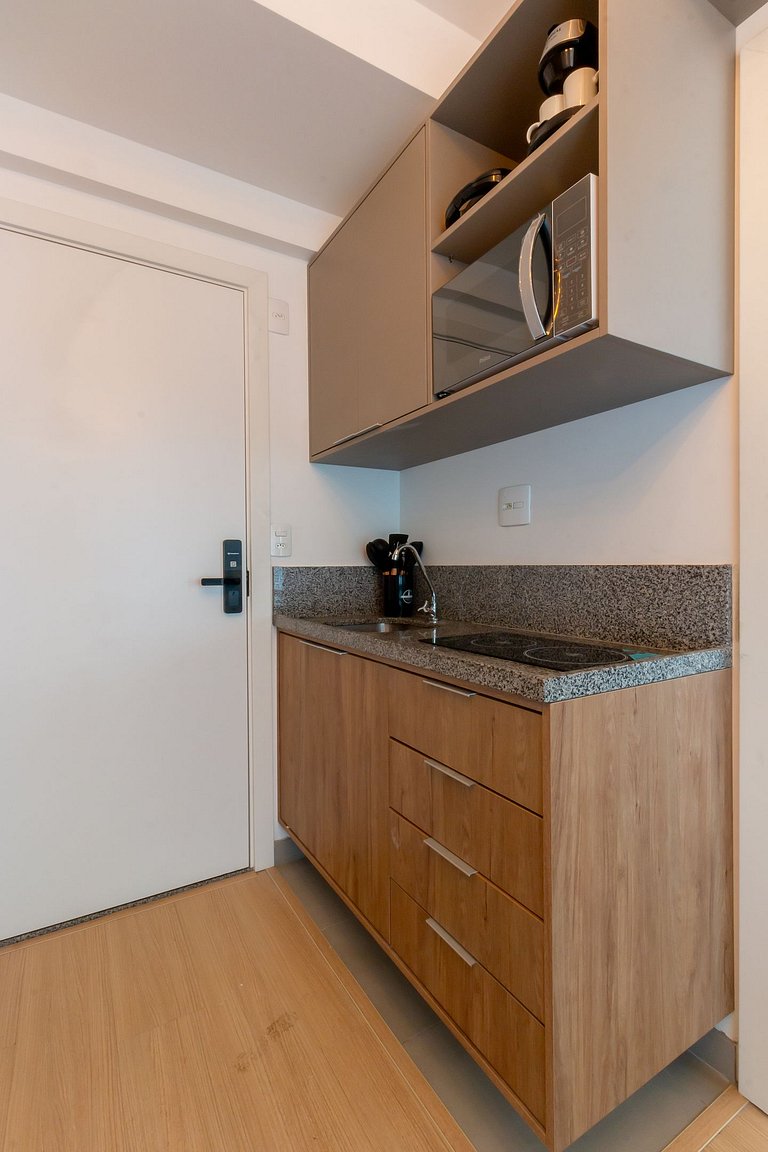 Studio in Itaim with rooftop access, close to Ibirapuera Par