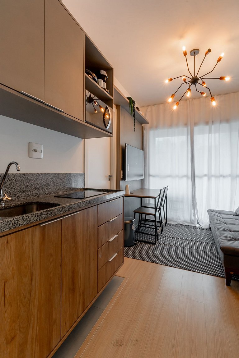 Studio no Itaim com área no terraço, perto do Parque Ibirapu