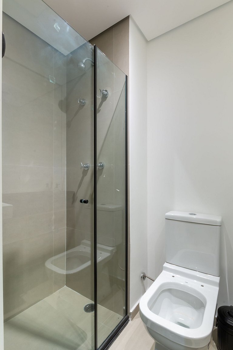 Spacious studio in Partridges with free parking.