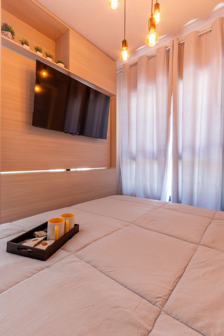 Moderno e espaçoso, ao lado do metrô