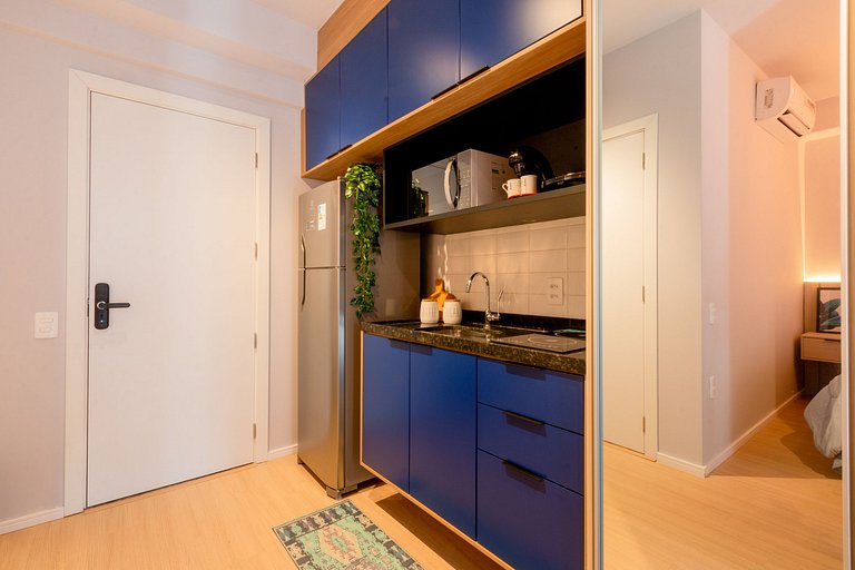 Moderno e espaçoso, ao lado do metrô