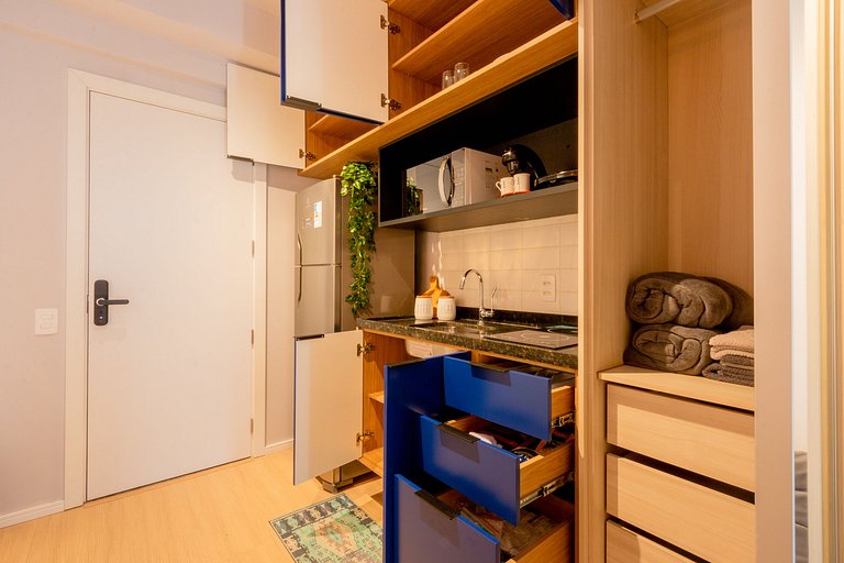 Moderno e espaçoso, ao lado do metrô