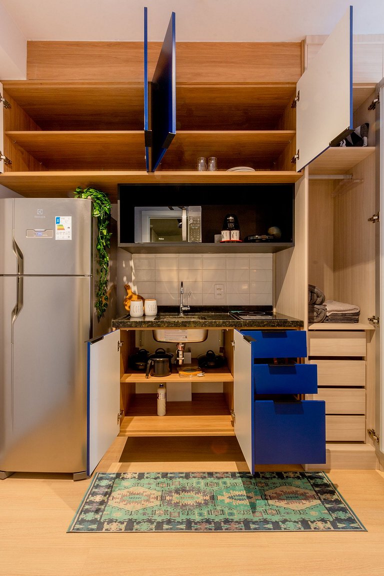 Moderno e espaçoso, ao lado do metrô