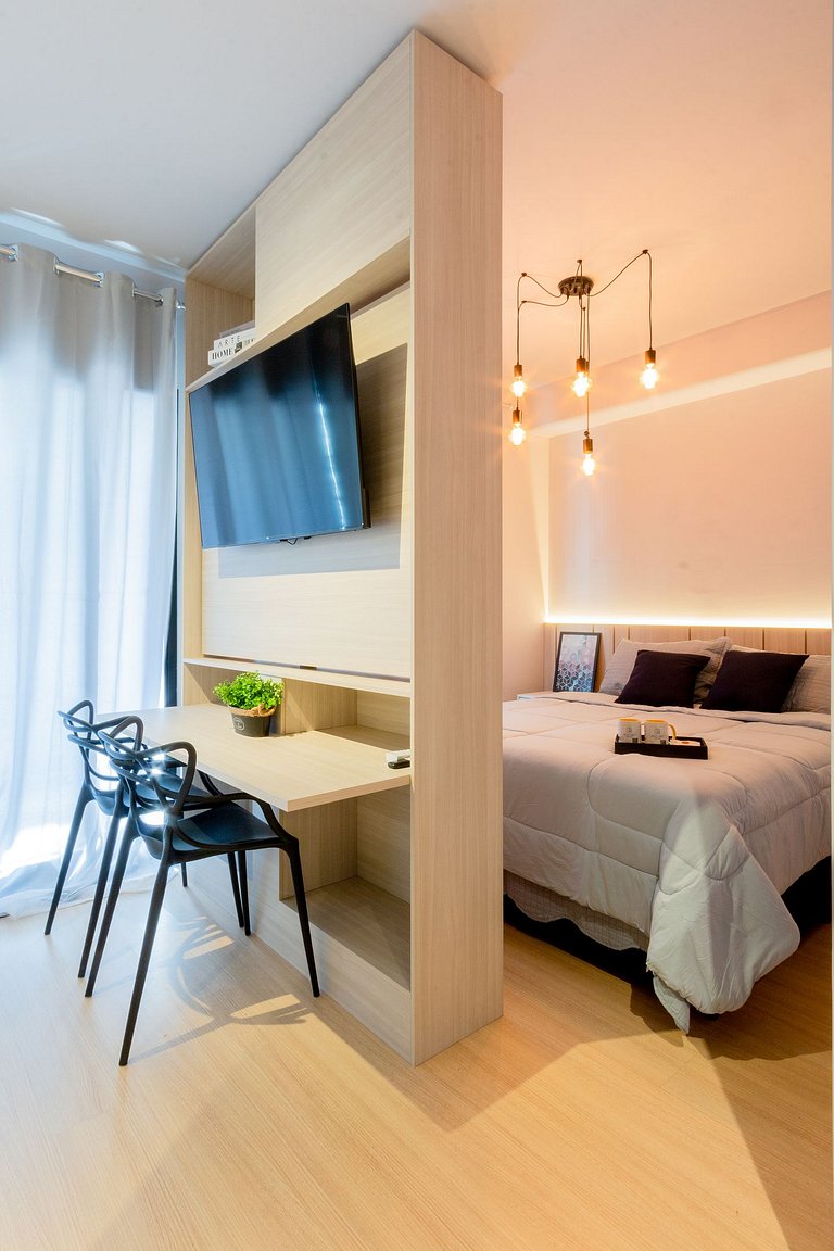 Moderno e espaçoso, ao lado do metrô