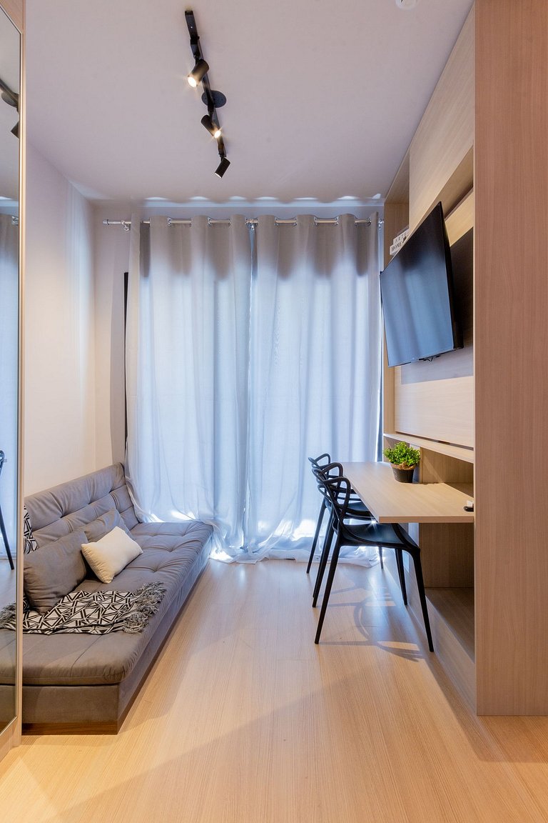 Moderno e espaçoso, ao lado do metrô