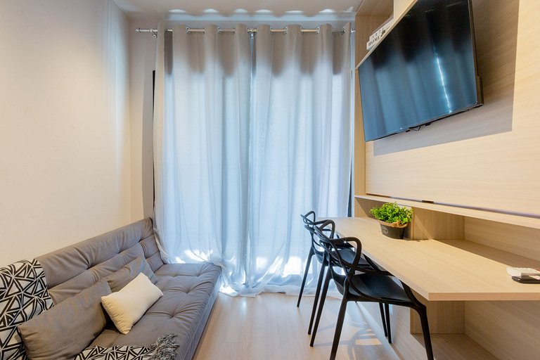 Moderno e espaçoso, ao lado do metrô