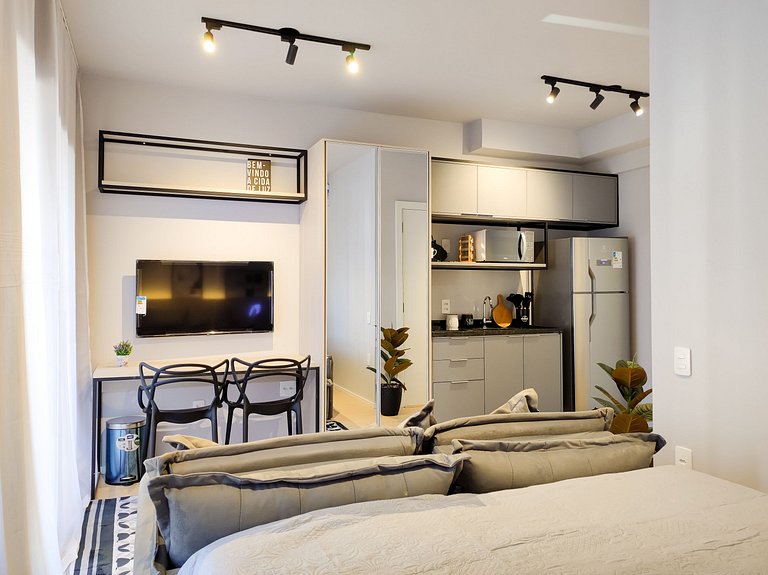 Studio near the metro and Allianz Park