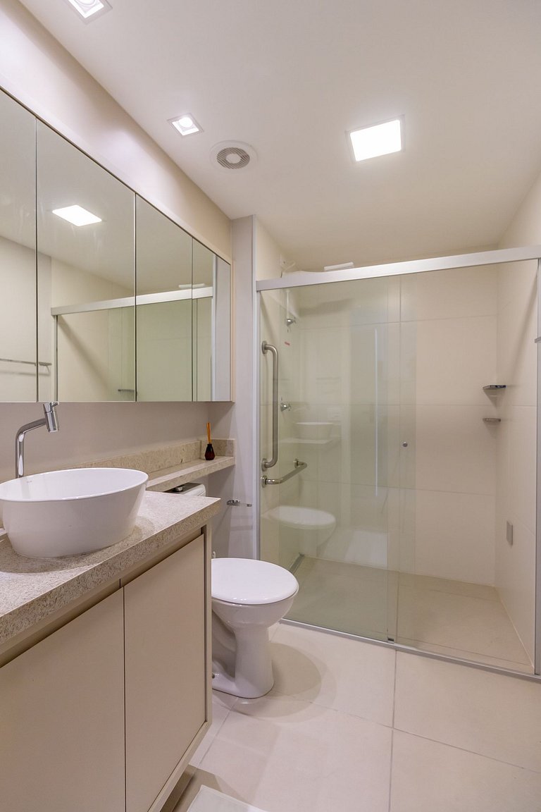 Easy access to the subway and Allianz Park