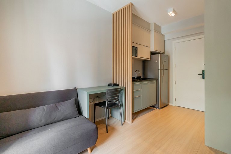 Easy access to the subway and Allianz Park