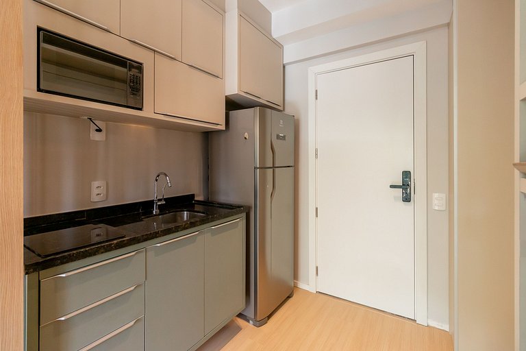 Easy access to the subway and Allianz Park