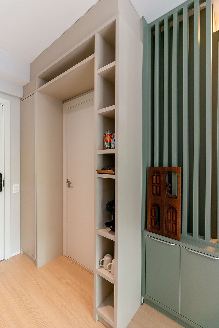 Easy access to the subway and Allianz Park