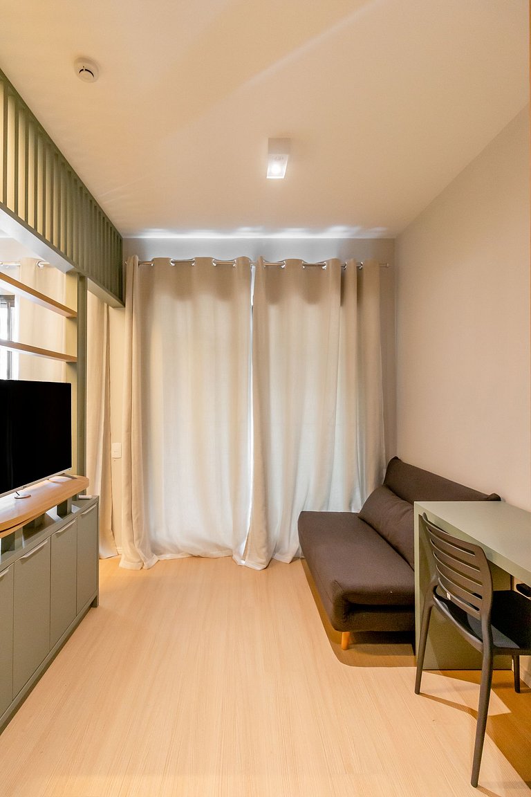 Easy access to the subway and Allianz Park