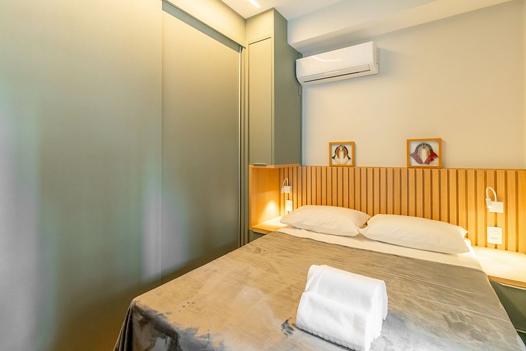 Easy access to the subway and Allianz Park