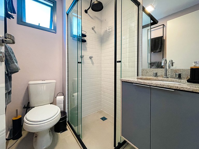 Quarto e vaga de garagem disponíveis nos Jardins