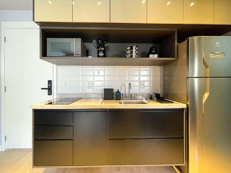 Featuring a swimming pool and garage in Jardim Paulistas