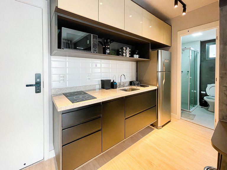 Featuring a swimming pool and garage in Jardim Paulistas