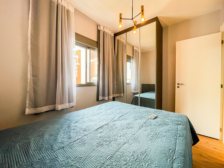 14th floor, with pool and parking on Brigadeiro