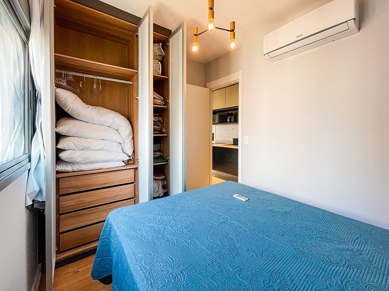 14th floor, with pool and parking on Brigadeiro