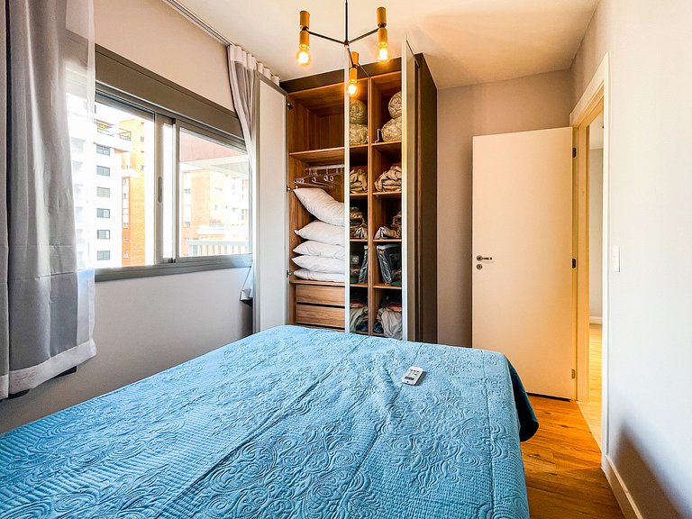 Featuring a swimming pool and garage in Jardim Paulistas