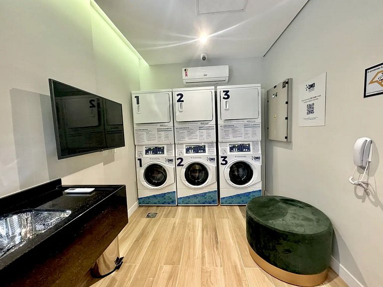 Dormitorio y plaza de estacionamiento en Jardins