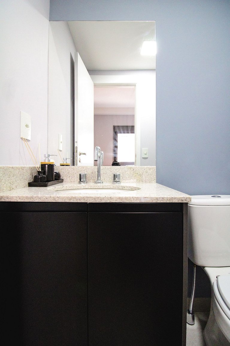 Studio with pool and parking, near Paulista