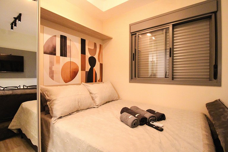 Enjoy a swimming pool and convenience on Av. Brigadeiro