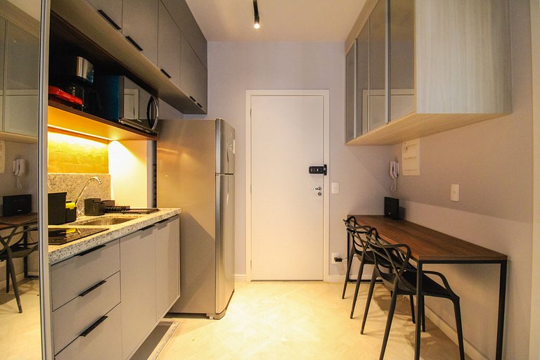 Hermoso estudio cerca del metro y del Parque Ibirapuera