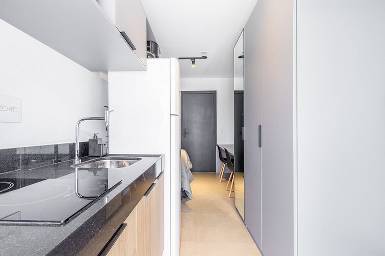 5 minutes from the metro and Congonhas Airport