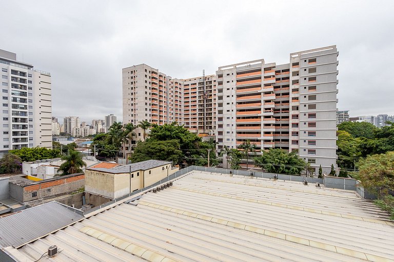 5 min. from Metro and Congonhas Airport