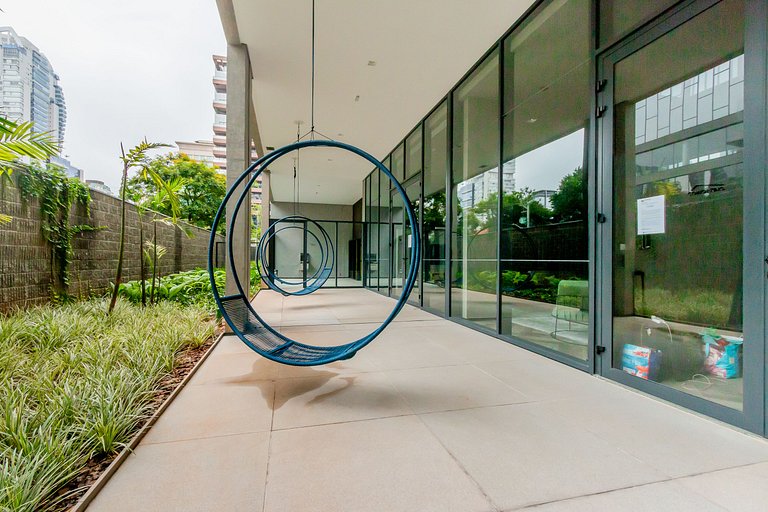 Estudio en condominio de lujo con estacionamiento.