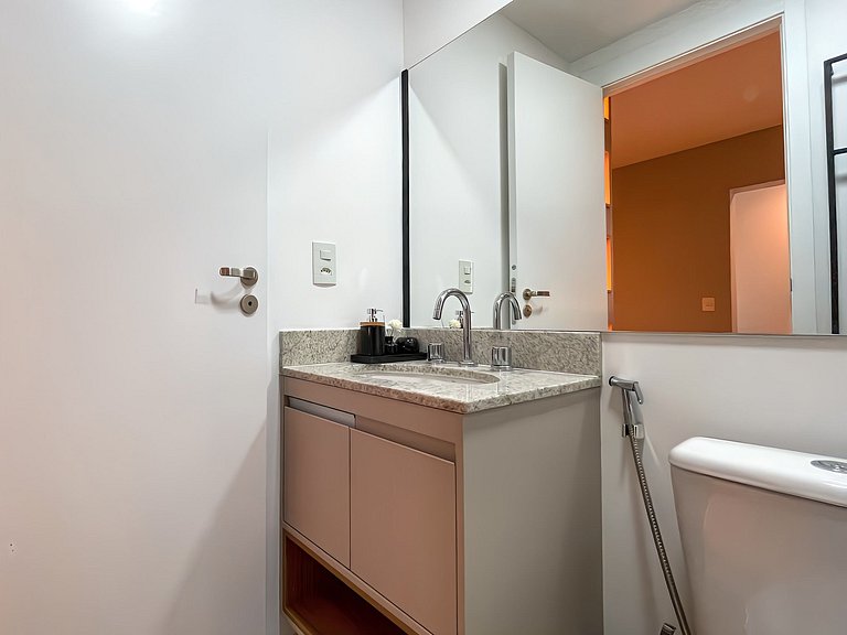 Charming apartment near Paulista Avenue with a swimming pool