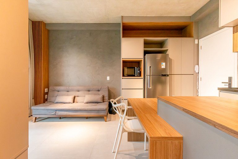 Studio apartment in a luxury condominium with parking includ