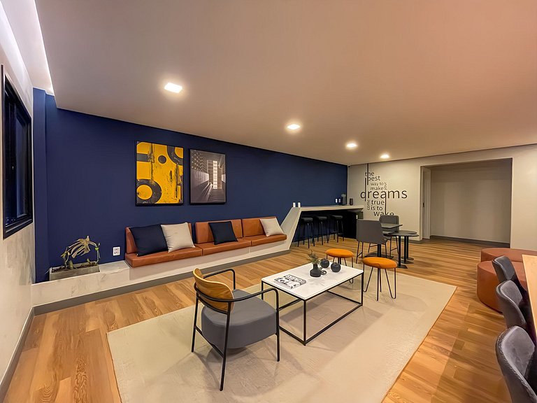 Modern and with swimming pool, close to subway station