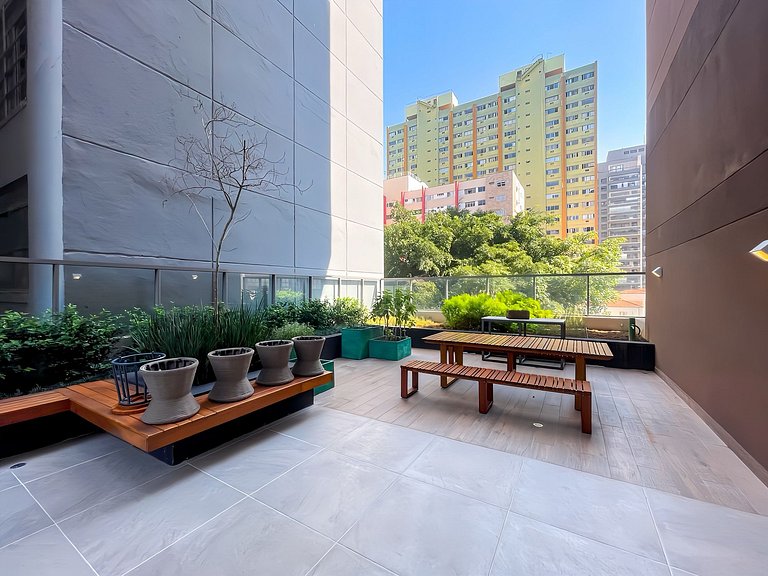 Refúgio moderno com varanda e vista incrível