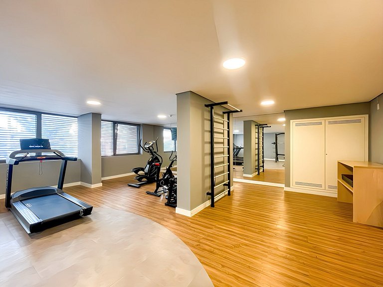 Apartamento com piscina, varanda e muito conforto