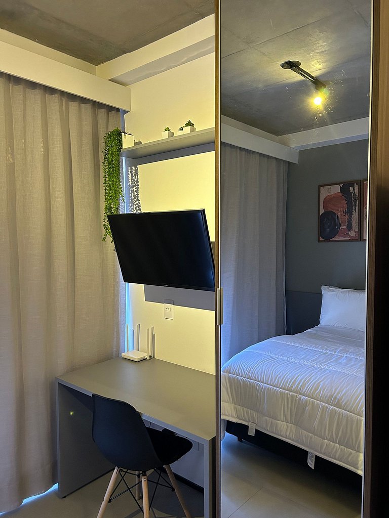 Located near Paulista Avenue, paid parking available