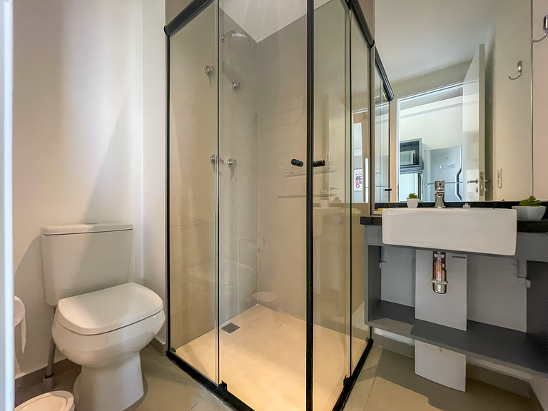 Located near Paulista Avenue, paid parking available