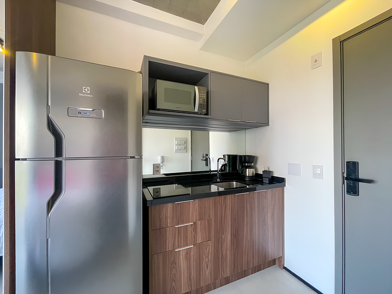 Located near Paulista Avenue, paid parking available