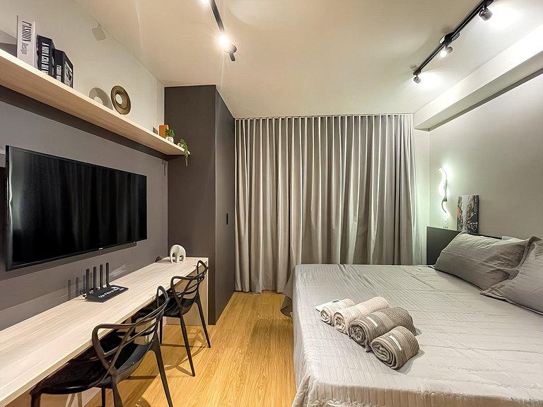 Moderno, com piscina e próximo ao metrô Higienópolis