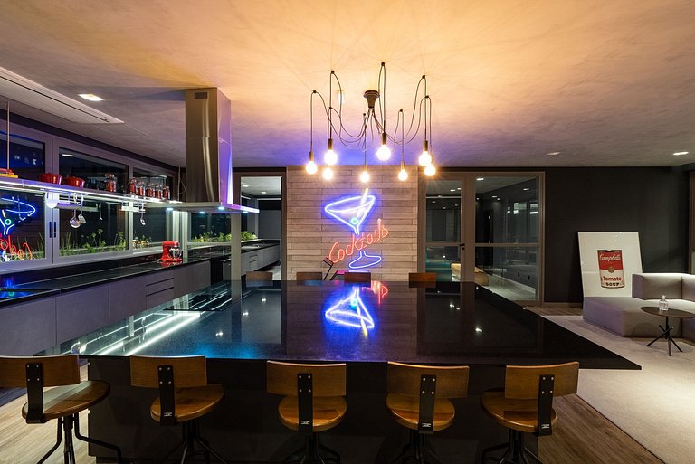 Home office with study area in Oscar Freire