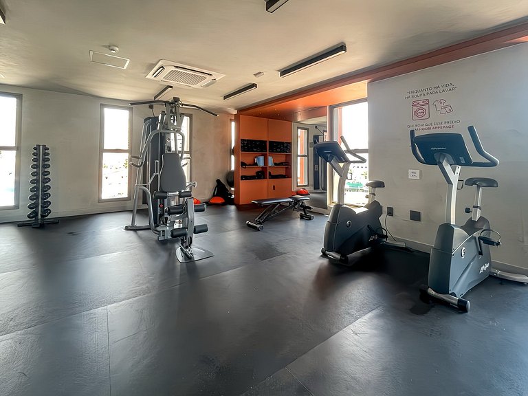 Spacious studio in Partridges with free parking.