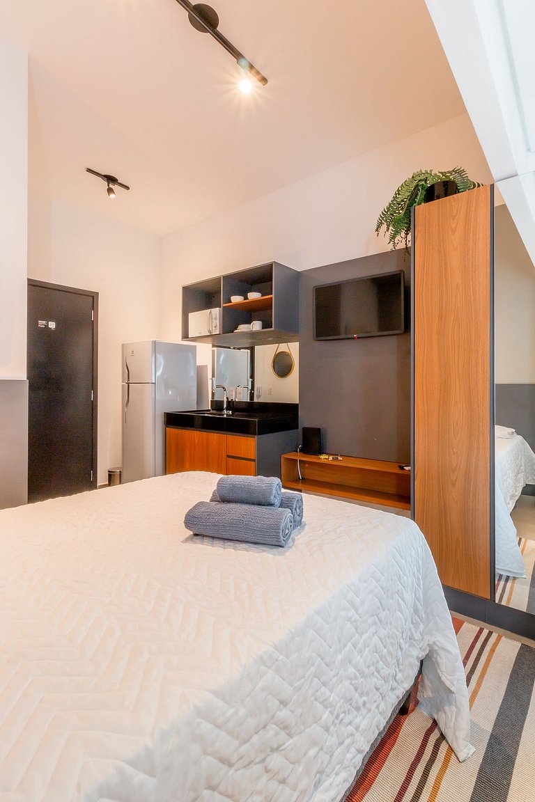 Beautiful Studio with home office at Oscar Freire
