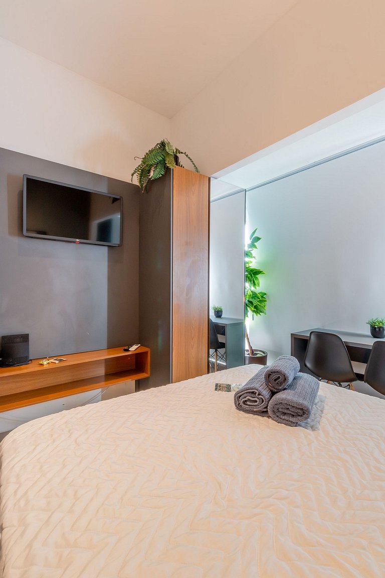 Beautiful Studio with home office at Oscar Freire