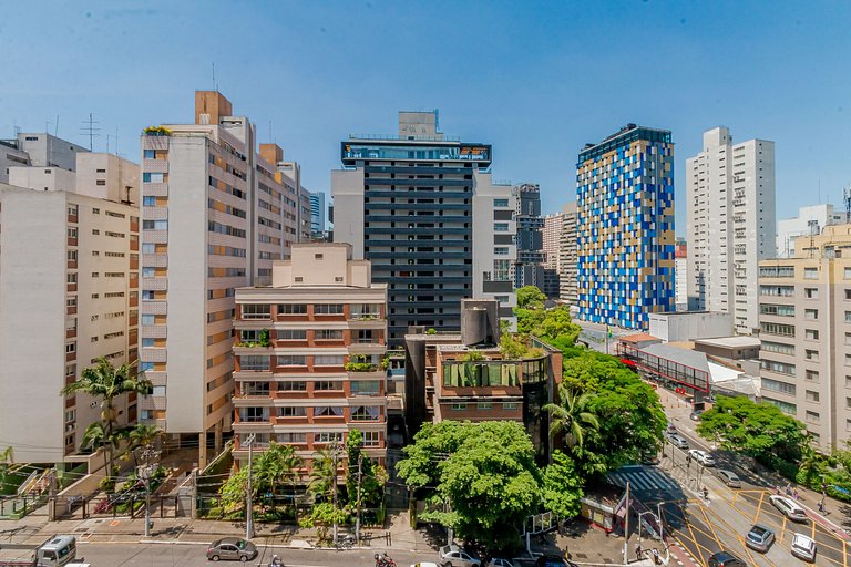 Estudio moderno con espacio para oficina en casa en Oscar Fr