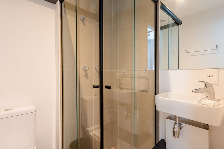 Home office with study area in Oscar Freire