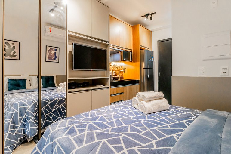 Studio incrível com espaço para home office na Oscar Freire