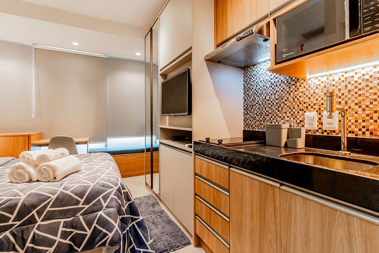 Studio incrível com espaço para home office na Oscar Freire