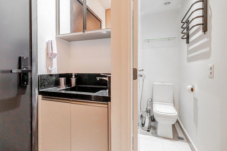 Studio incrível com espaço para home office na Oscar Freire