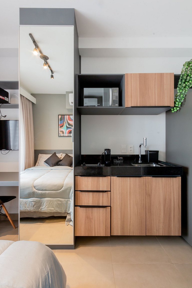 Hermoso estudio con espacio de trabajo en Oscar Freire